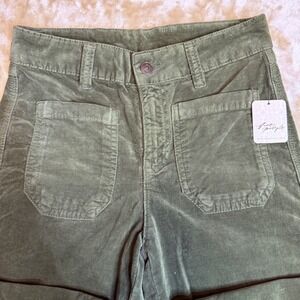 Free People Chive Army Green Corduroy Straight Leg Pants OB2054758 Size 2 NEW